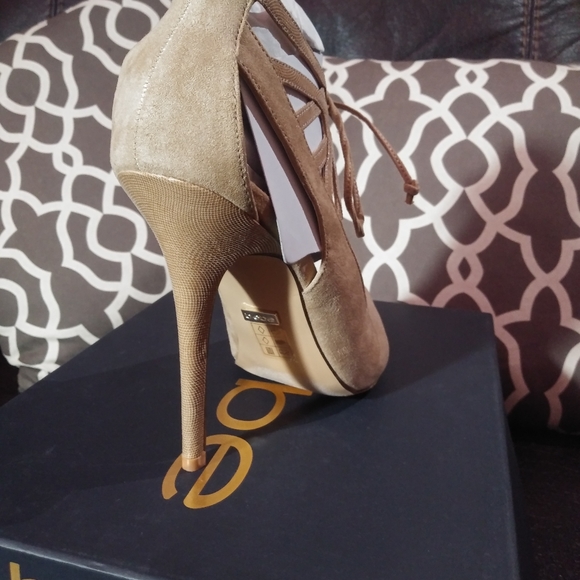 Brand New in the original box. Bebé high Heels. - Picture 5 of 7